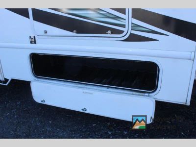 2020 Thor Motor Coach Freedom Elite — photo 8 view