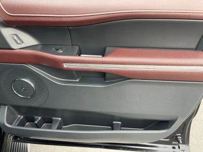 2022 Ford Expedition — photo 7 view