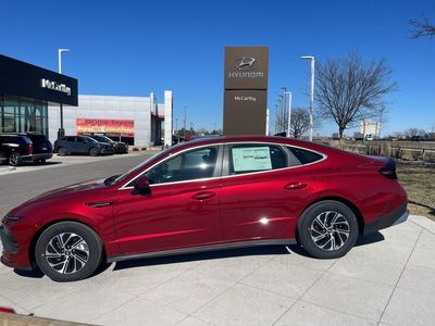 2026 Hyundai Sonata Hybrid - Photo 2
