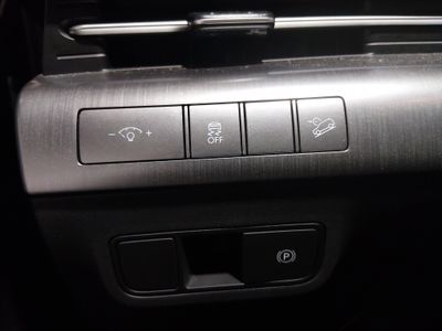 2025 Hyundai Kona — photo 13 view