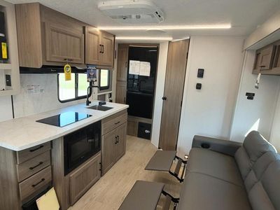 2025 Coachmen Freedom Express Ultra Lite 192RBS - Photo 6