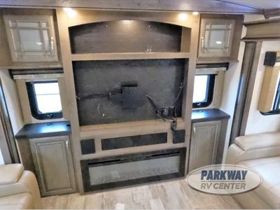 2019 Keystone RV Montana - Photo 8