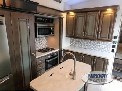 2019 Keystone RV Montana - Photo 14