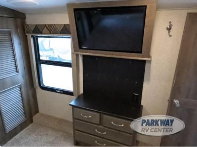 2019 Keystone RV Montana - Photo 22