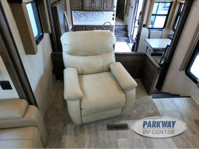 2019 Keystone RV Montana - Photo 11