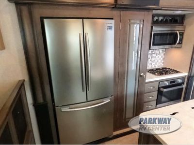 2019 Keystone RV Montana - Photo 13