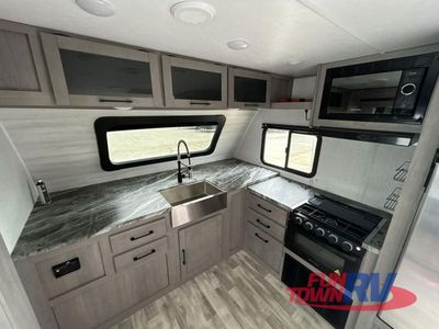 2022 Dutchmen RV Kodiak Ultimate - Photo 16