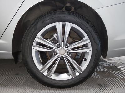 2024 Volkswagen Jetta — photo 10 view