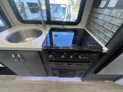2020 Dynamax ISATA 3 — photo 8 view