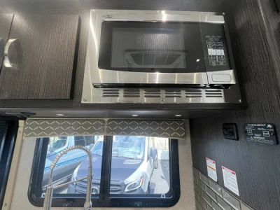 2020 Dynamax ISATA 3 — photo 9 view