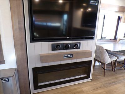 2026 Alliance RV Paradigm — photo 24 view