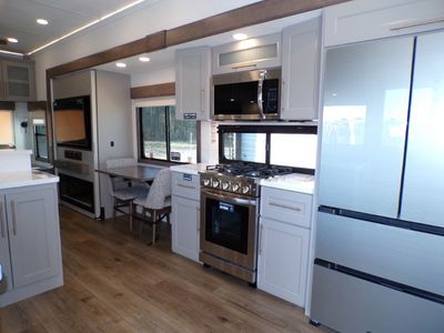 2026 Alliance RV Paradigm — photo 36 view