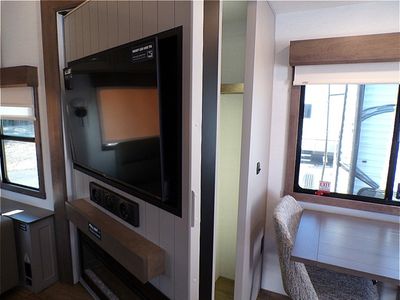 2026 Alliance RV Paradigm — photo 33 view