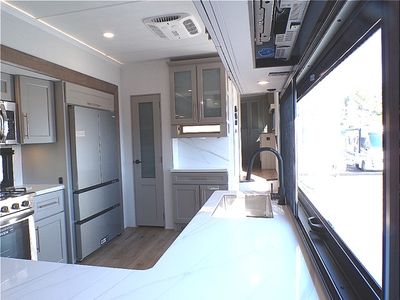 2026 Alliance RV Paradigm — photo 17 view