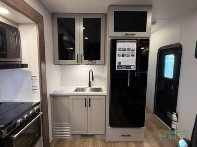2026 Alliance RV Valor All-Access — photo 13 view
