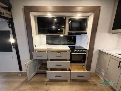 2026 Alliance RV Valor All-Access — photo 20 view