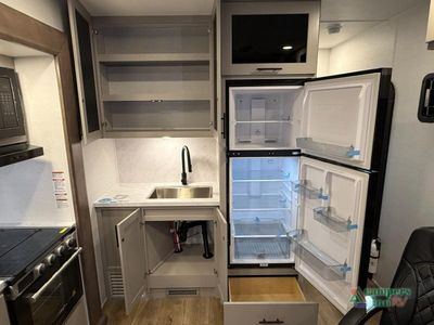 2026 Alliance RV Valor All-Access — photo 14 view
