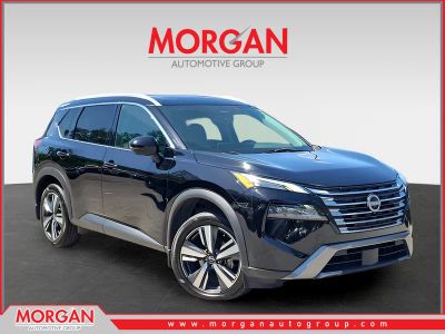 2024 Nissan Rogue SL in Black — front three-quarter view