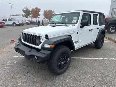 2026 Jeep Wrangler - Photo 5