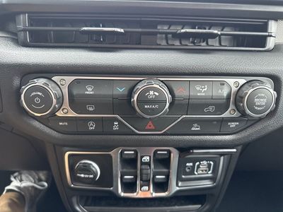 2026 Jeep Wrangler - Photo 14