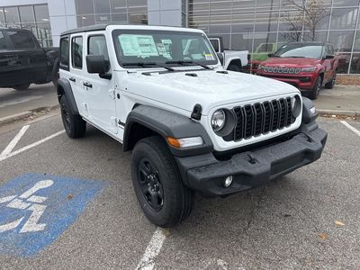 2026 Jeep Wrangler - Photo 3