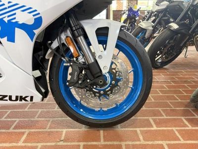 2026 Suzuki GSX-8R - Photo 15