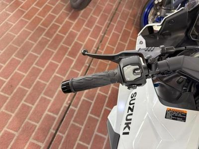 2026 Suzuki GSX-8R - Photo 12