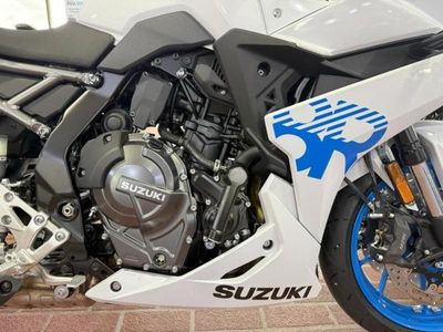 2026 Suzuki GSX-8R - Photo 8