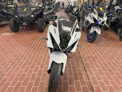 2026 Suzuki GSX-8R - Photo 3