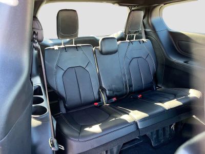 2025 Chrysler Pacifica — photo 23 view