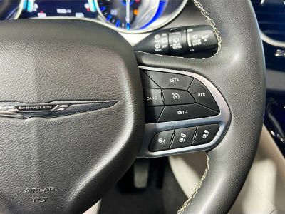 2024 Chrysler Pacifica — photo 17 view