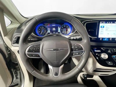 2024 Chrysler Pacifica — photo 15 view