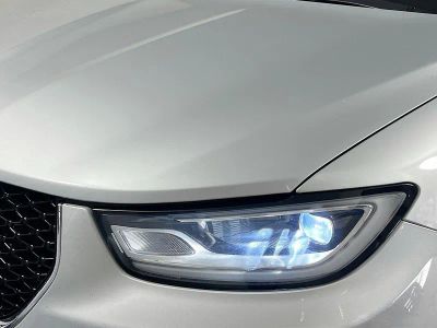 2024 Chrysler Pacifica — photo 9 view