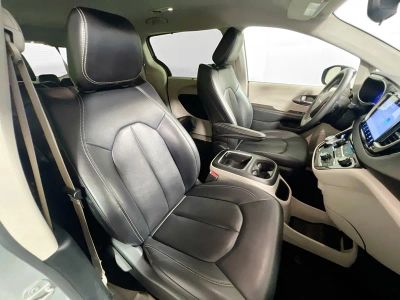 2024 Chrysler Pacifica — photo 27 view