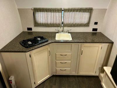 2018 Winnebago Minnie Drop - Photo 9