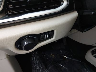 2024 Chrysler Pacifica — photo 13 view