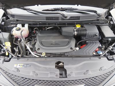 2024 Chrysler Pacifica — photo 9 view