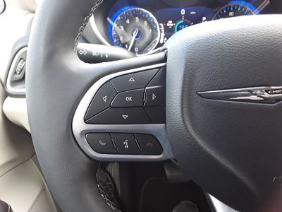 2024 Chrysler Pacifica — photo 24 view