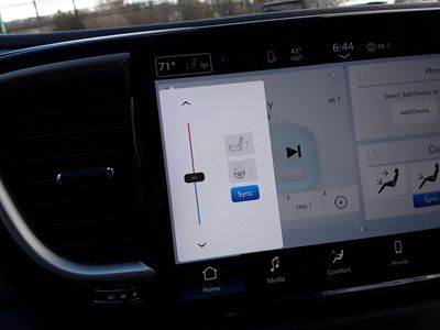 2024 Chrysler Pacifica — photo 29 view