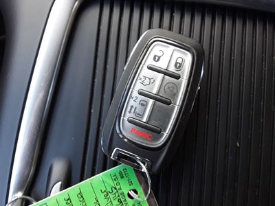 2024 Chrysler Pacifica — photo 32 view