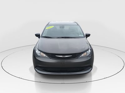 2024 Chrysler Pacifica — side profile view