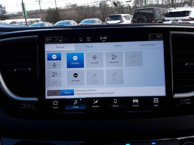 2024 Chrysler Pacifica — photo 30 view