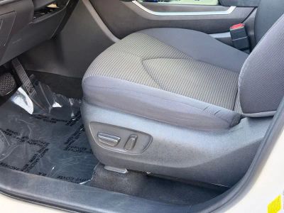 2021 Toyota Highlander LE - Photo 25