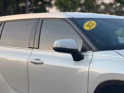 2021 Toyota Highlander LE - Photo 7