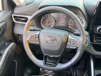 2021 Toyota Highlander LE - Photo 20