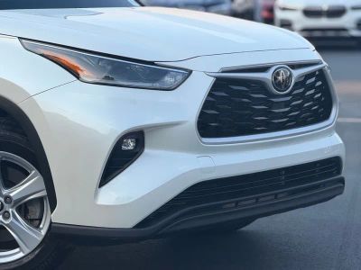 2021 Toyota Highlander LE - Photo 6
