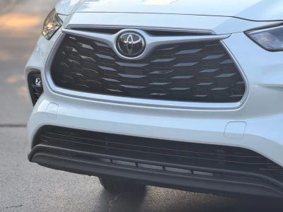 2021 Toyota Highlander LE - Photo 9