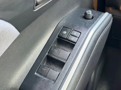 2021 Toyota Highlander LE - Photo 27
