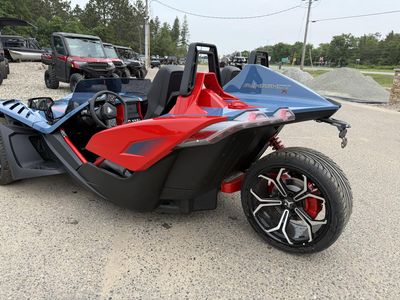 2025 Slingshot Slingshot R - Manual — engine compartment view