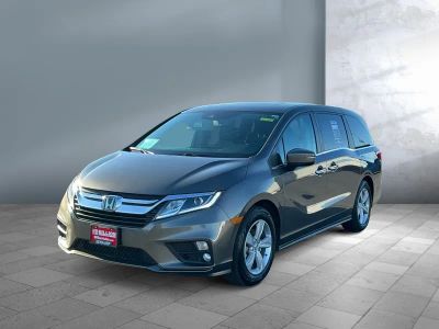 2019 Honda Odyssey — front three-quarter view